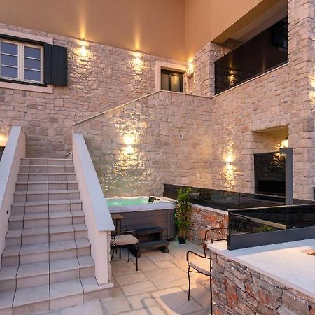 Teona Luxury Studio Apartment With Jacuzzi And Terrace Sea View Sali Exterior foto