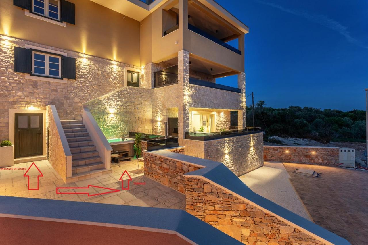 Teona Luxury Studio Apartment With Jacuzzi And Terrace Sea View Sali Exterior foto